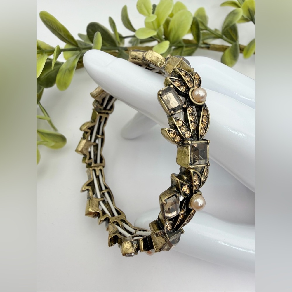 VINTAGE GOLD TONE BRACELET - Picture 2 of 6